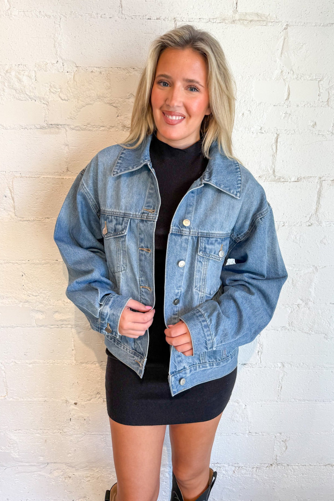 Everyday Denim Jacket, Jacket, Denim, Denim Jacket, Oversized Denim Jacket, Outerwear, Fall and Winter Styles, Adeline Boutique, Dallas Boutique, Womens Clothing Boutique