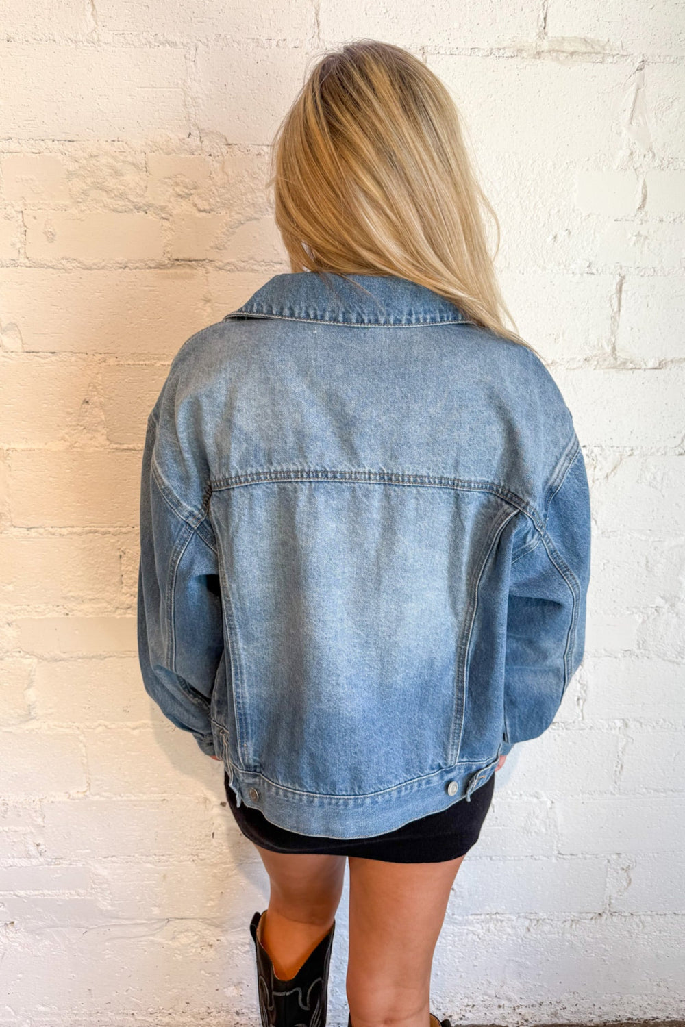 Everyday Denim Jacket, Jacket, Denim, Denim Jacket, Oversized Denim Jacket, Outerwear, Fall and Winter Styles, Adeline Boutique, Dallas Boutique, Womens Clothing Boutique
