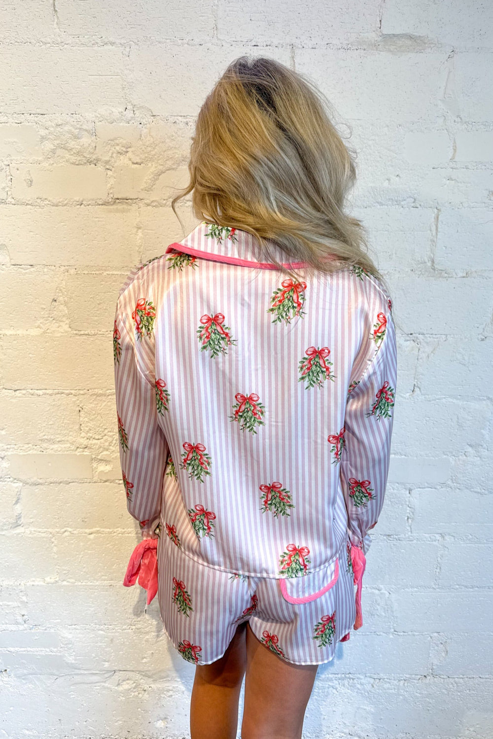 Merry Mistletoe Pajama Top, Pajamas PJS,  Christmas Pajamas, Lounge Set, Adeline Boutique, Dallas Boutique