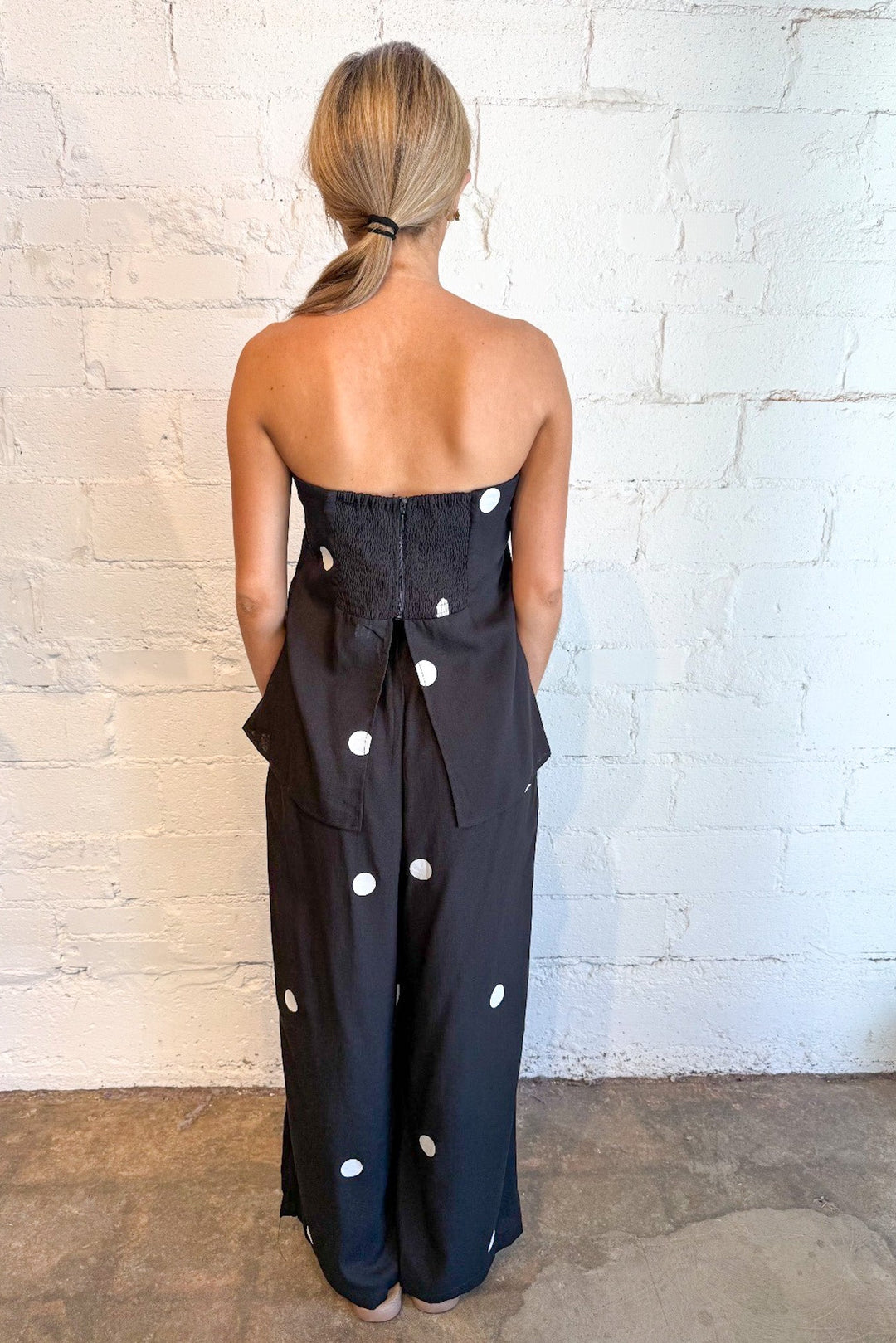 black flowy pants, polka dot pants, polka dot chic pants