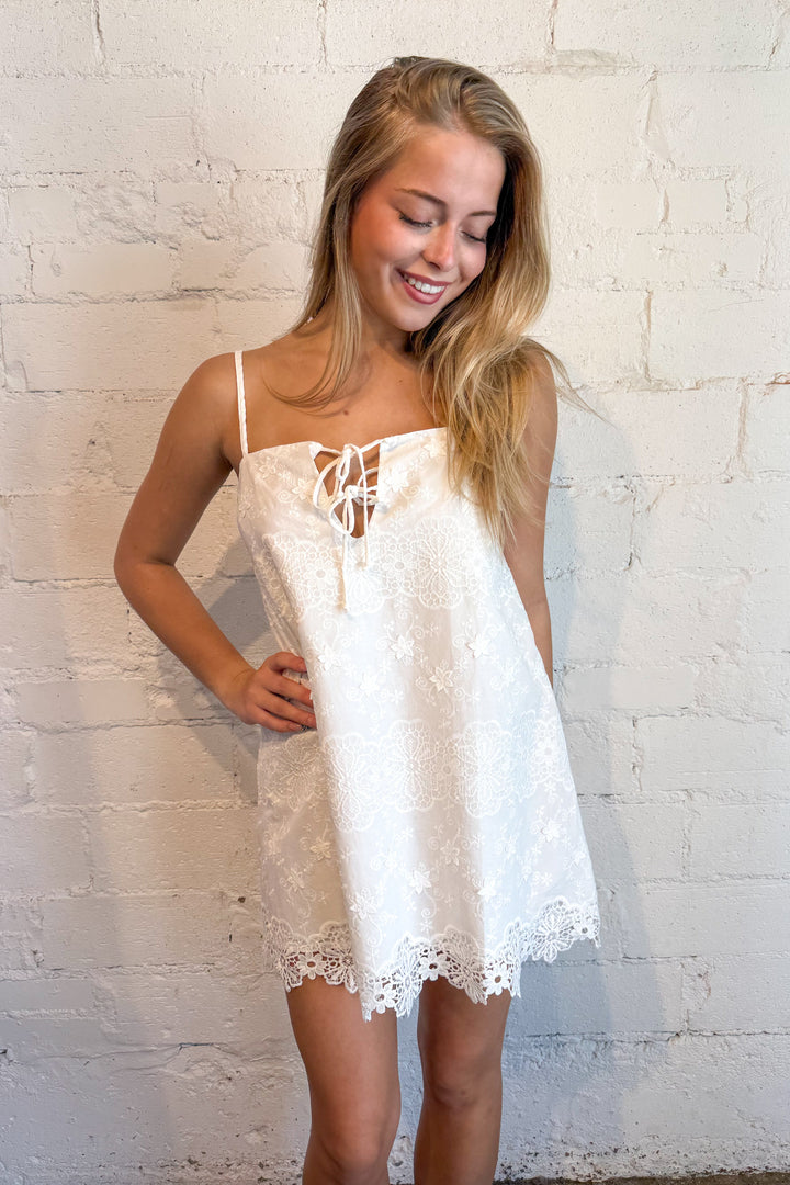 White Camellia mini dress for women with feminine lace detailing
