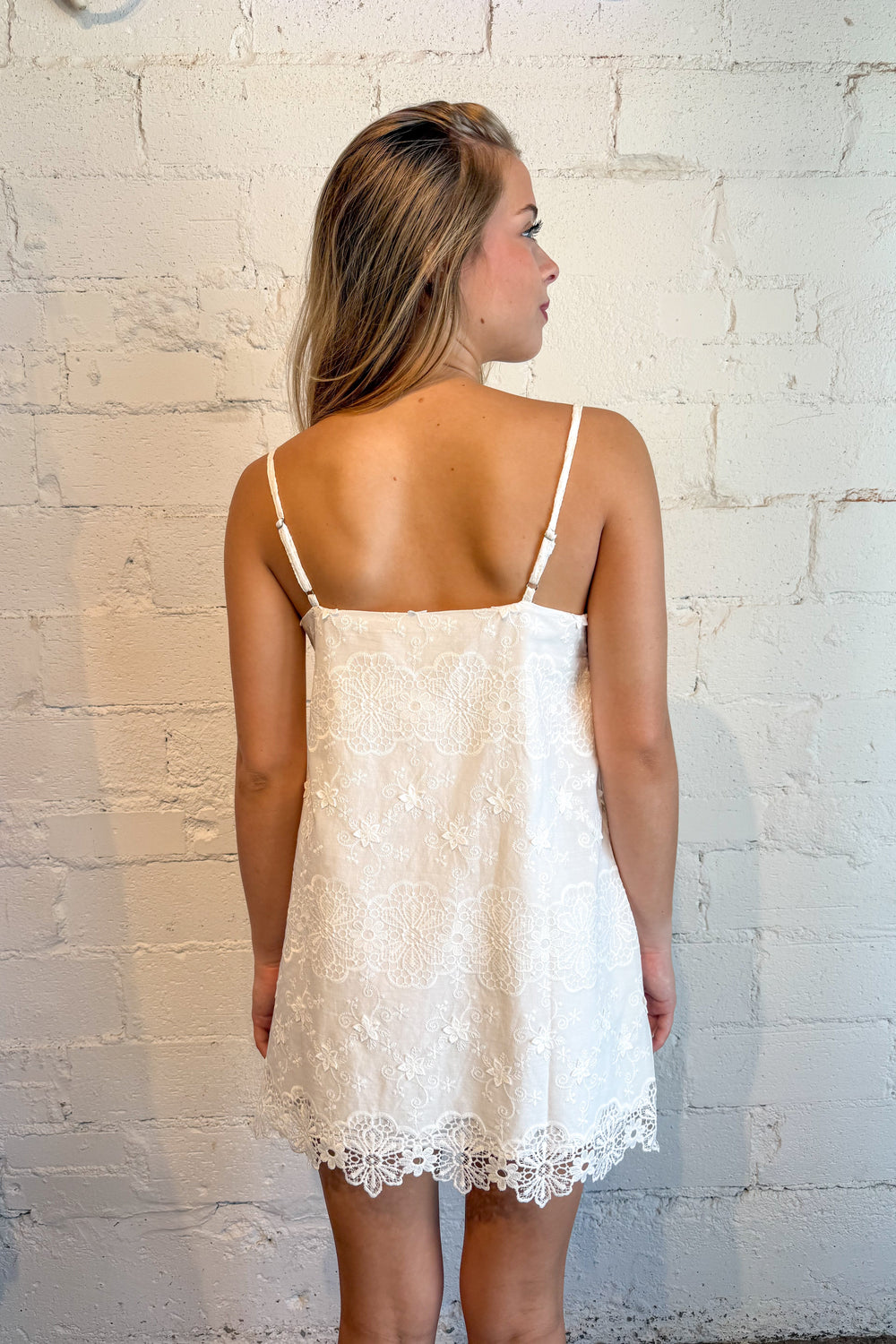 White Camellia mini dress for women with feminine lace detailing