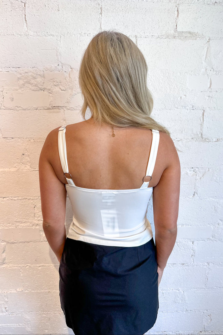 Keep It Classic Top, Basics, Vneck Tee, Basic Tee, Adeline Boutique, Dallas Boutique, Boutiques 
