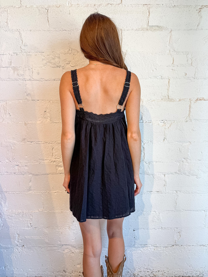 black casual dress, black dress, black gameday dress, gameday dress 